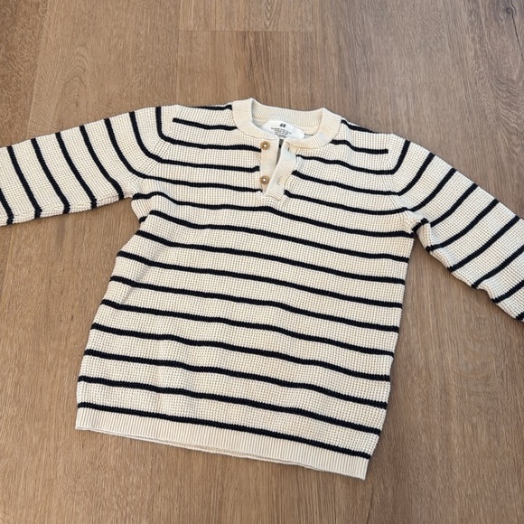 H&M Sweater - Picture 4 of 9